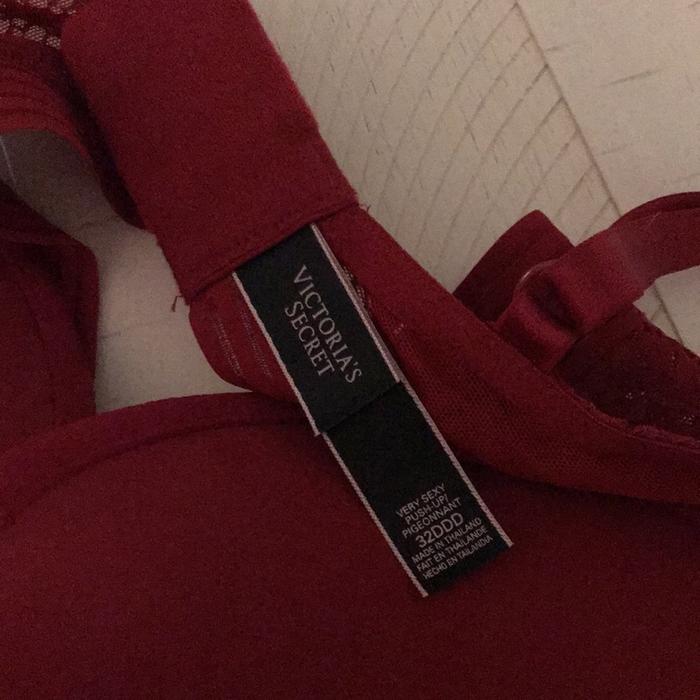 Victoria’s Secret Push Up Bra - Picture 4 of 4